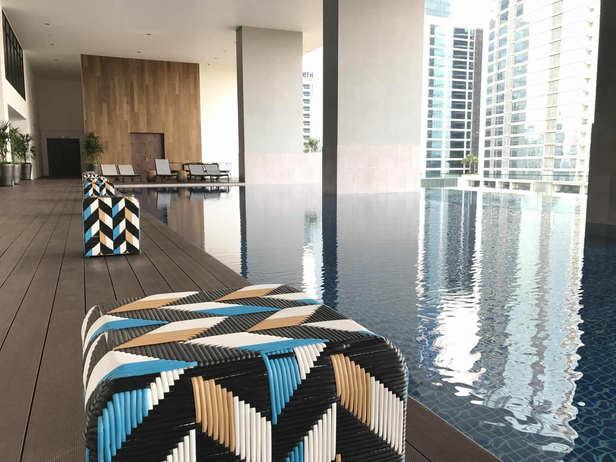 Отель Alila Bangsar Куала-Лумпур Экстерьер фото The Sky Pool at The Landmark